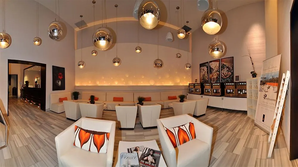 Ravel Hotel Trademark Collection By Wyndham New York 4*,